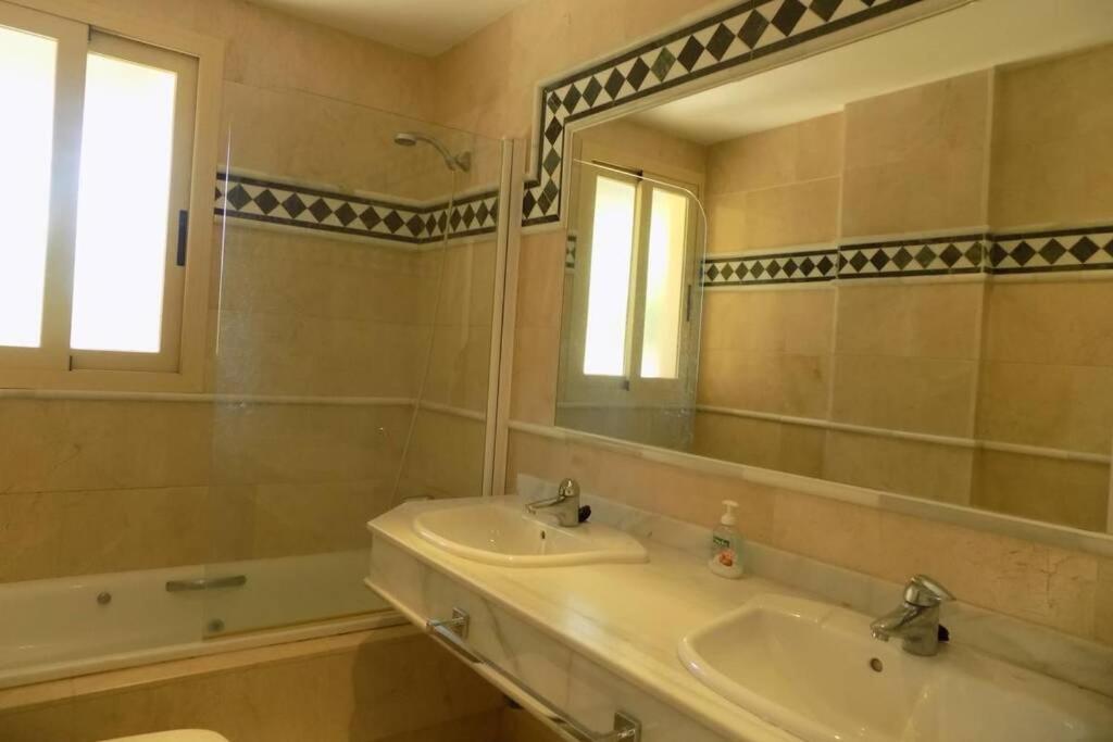 Fuente Aloha Apartment Marbella Dış mekan fotoğraf